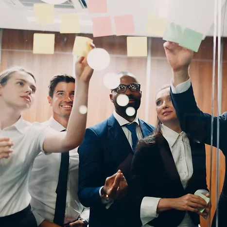 Agile Methoden und stärkenbasierter Ansatz für nachhaltiges Wachstum im Unternehmen.